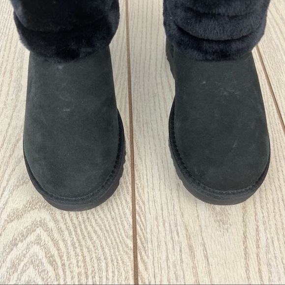 UGG Women's Fluff Mini Quilted Boots US6/EUR37 Black w/ White Logo Heel $160 - Picture 3 of 10